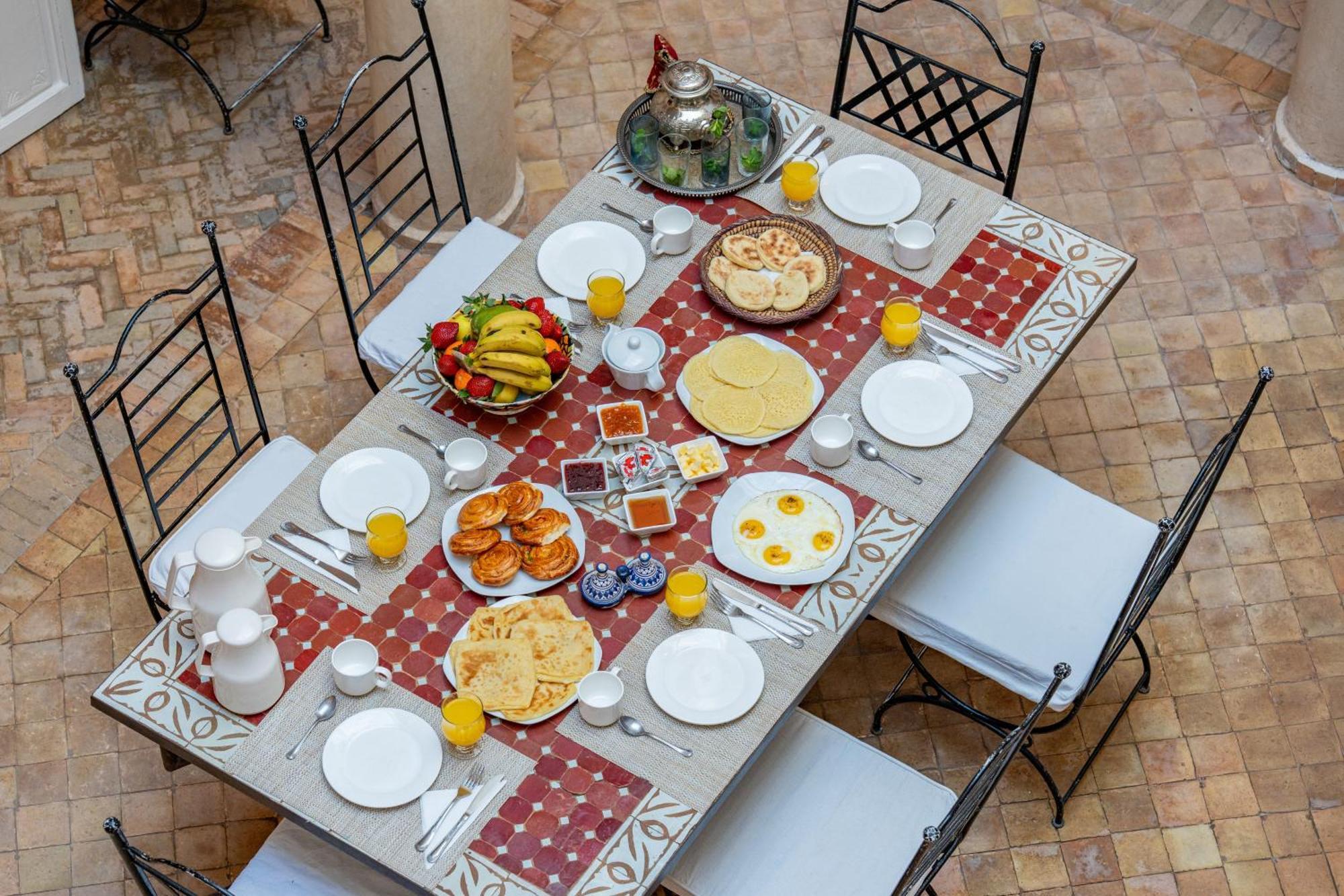 Riad Awinati Location Privatisee ,Piscine Chauffee , Beau Rooftop Marrakesh Exterior foto