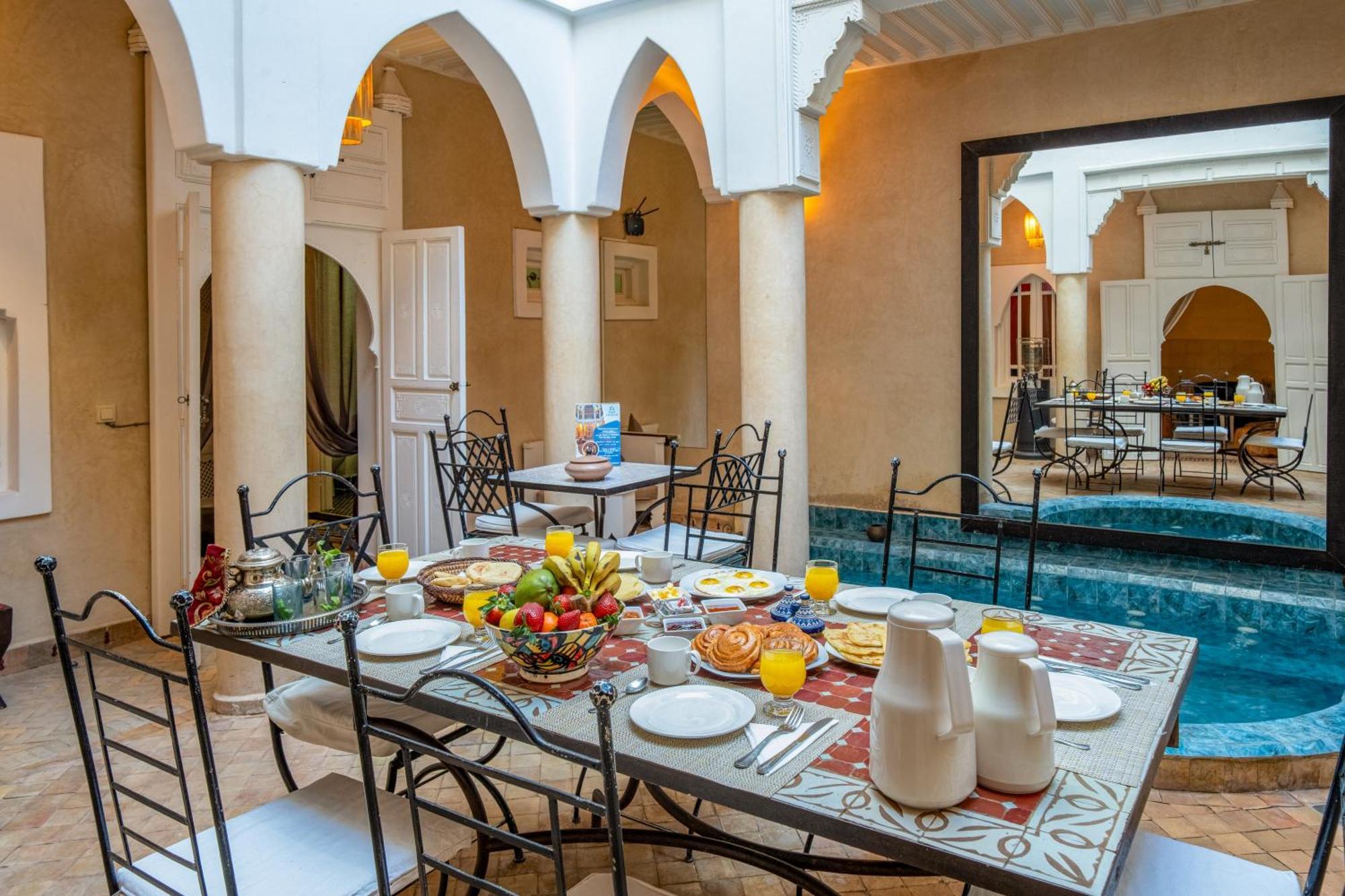 Riad Awinati Location Privatisee ,Piscine Chauffee , Beau Rooftop Marrakesh Exterior foto