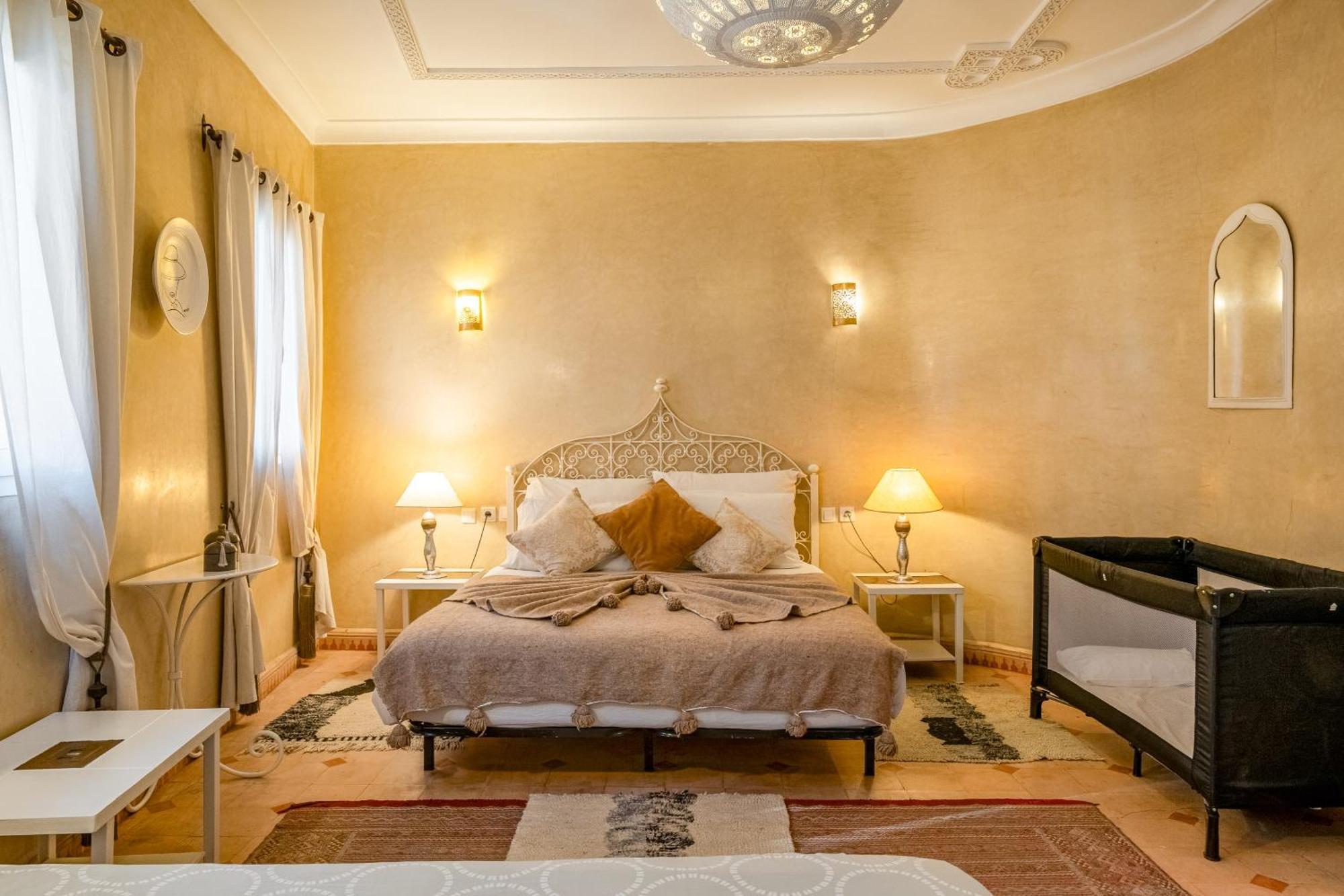 Riad Awinati Location Privatisee ,Piscine Chauffee , Beau Rooftop Marrakesh Exterior foto