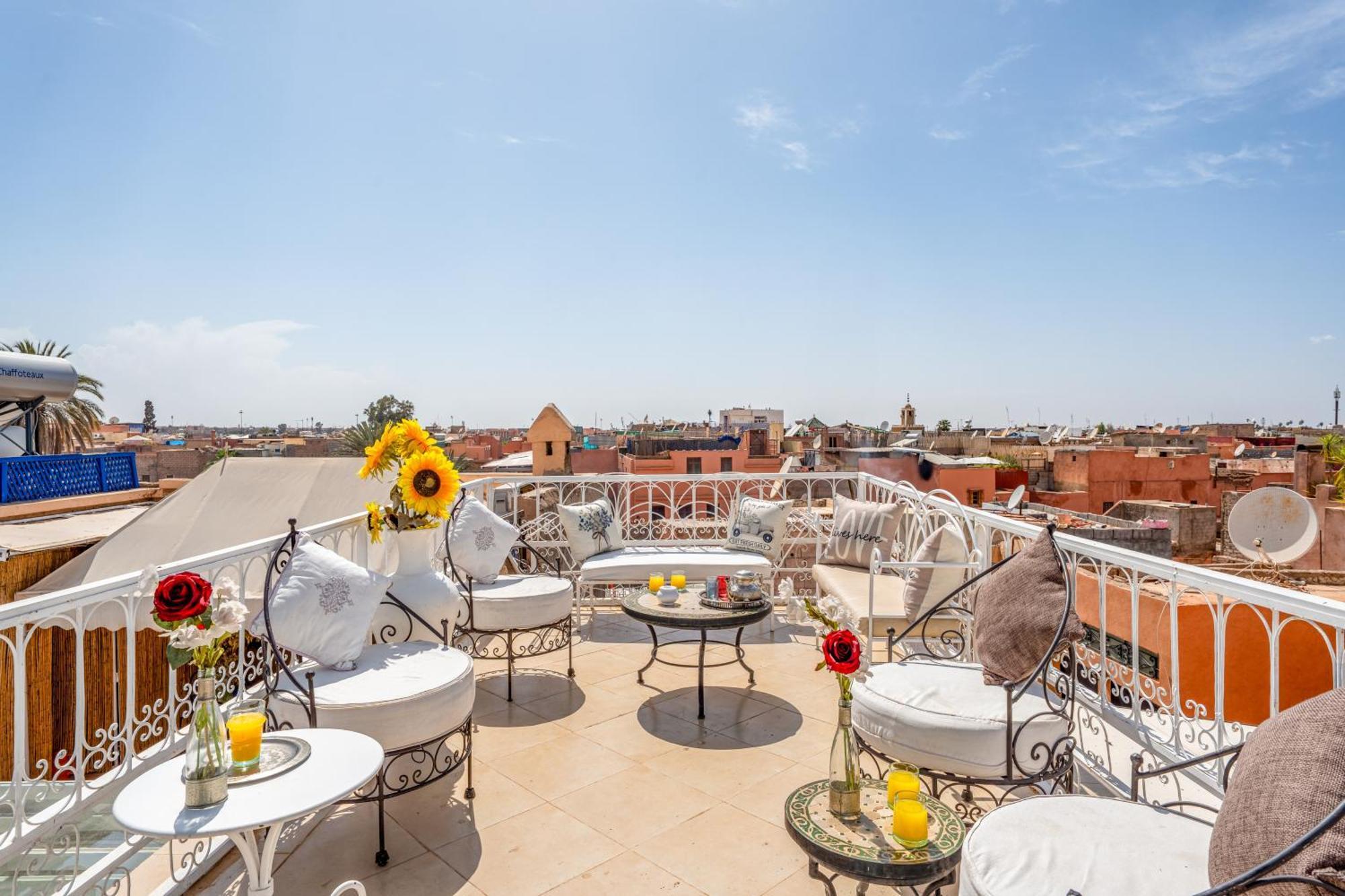Riad Awinati Location Privatisee ,Piscine Chauffee , Beau Rooftop Marrakesh Exterior foto