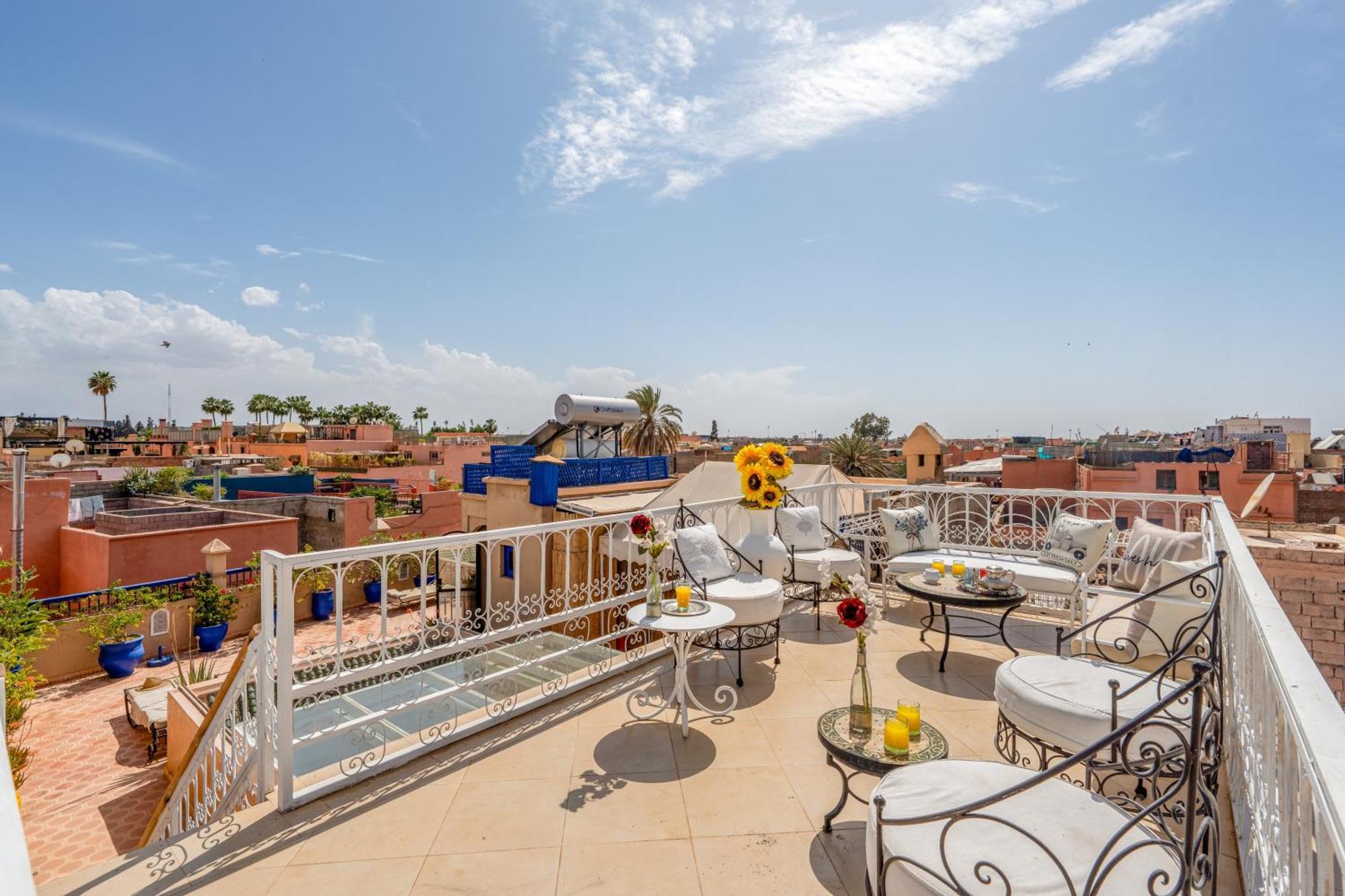 Riad Awinati Location Privatisee ,Piscine Chauffee , Beau Rooftop Marrakesh Exterior foto