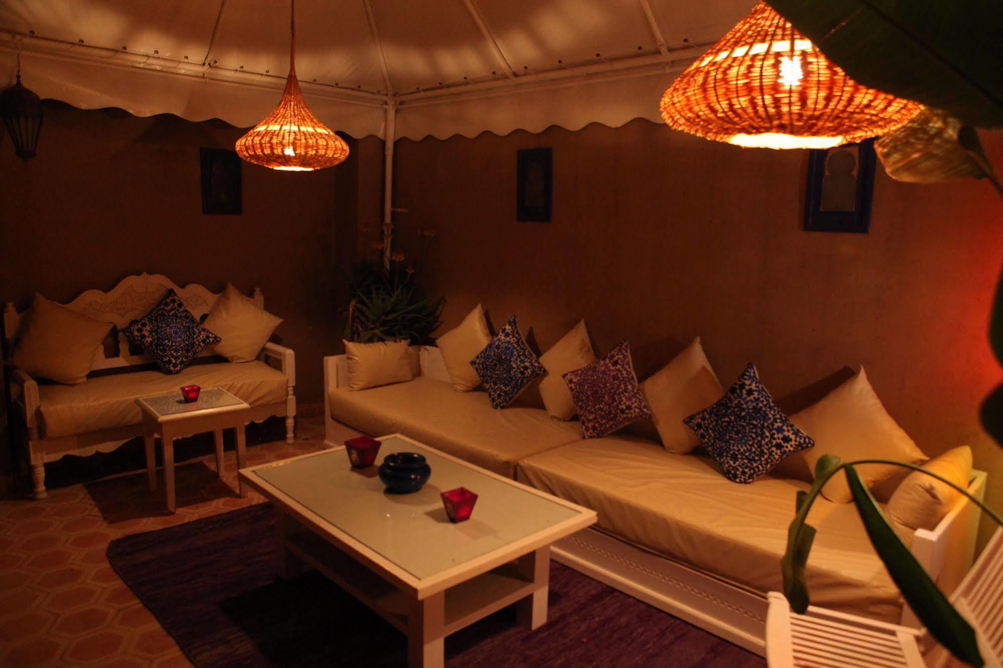 Riad Awinati Location Privatisee ,Piscine Chauffee , Beau Rooftop Marrakesh Exterior foto