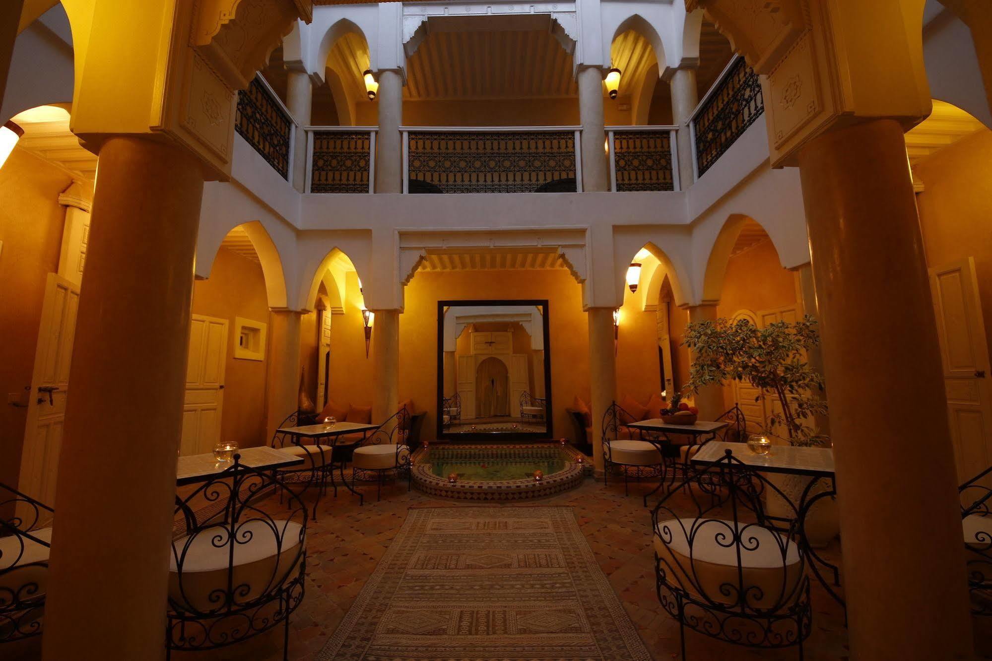 Riad Awinati Location Privatisee ,Piscine Chauffee , Beau Rooftop Hotel Marrakesh Exterior foto