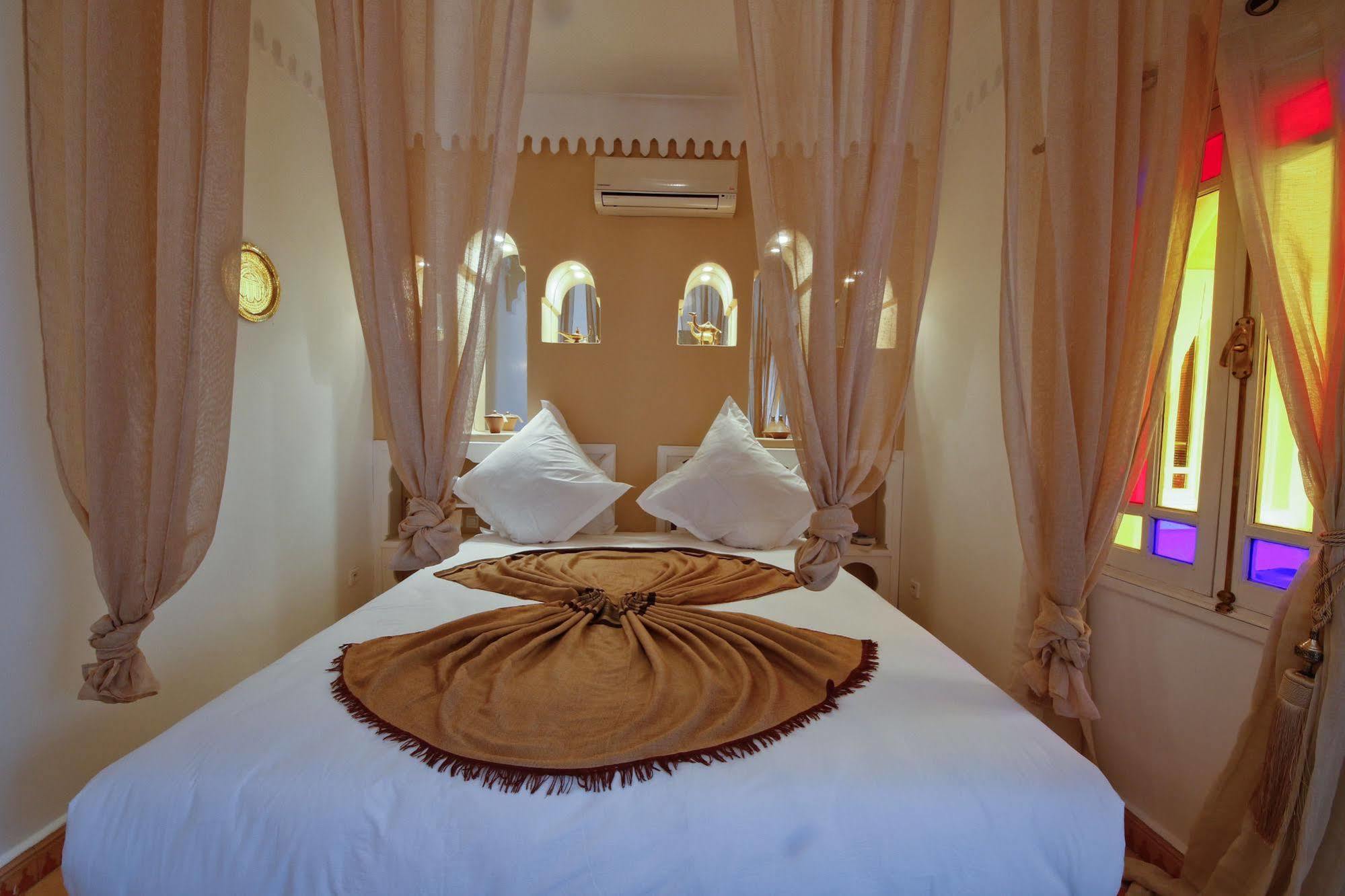 Riad Awinati Location Privatisee ,Piscine Chauffee , Beau Rooftop Marrakesh Exterior foto